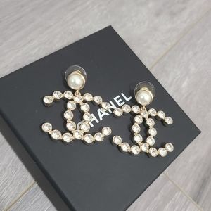 CHANEL 23P PEARLY WHITE AND CRYSTAL EARRINGS